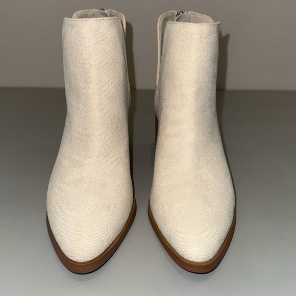 Like New, BP Brynne Ankle Bootie, Size 7.5 M, Ivory Croco, Never Been Worn - Picture 3 of 9